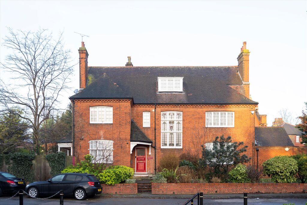 Image of Bourne Hill, Palmers Green, London N13