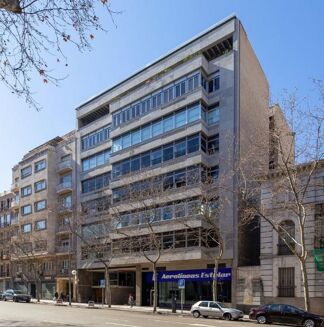 Picture of 462 sqm Office for rent.