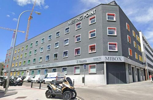 Picture of 1,500 sqm Office for rent.