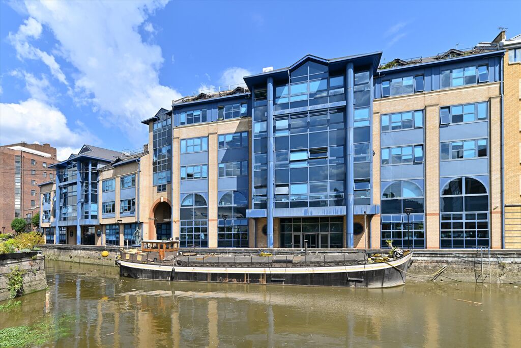 Image of The Great Eastern Wharf Estate, London, SW11