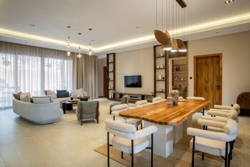 Picture of 4 bedroom apartment for sale.