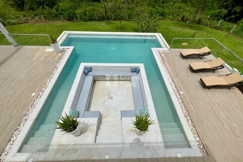 Picture of 4 bedroom villa for sale.