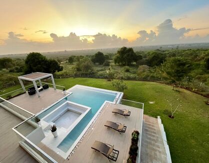 Picture of 4 bedroom villa for sale.