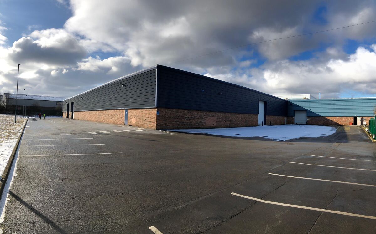 6,162 sq ft industrial / distribution unit for rent at Paragon Point, Farfield Park, Rotherham, S63.