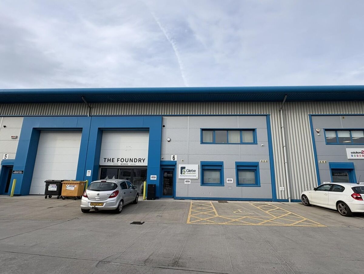 Mid-terraced industrial / warehouse unit at Parkgate Rotherham - with easy access to J33/34 of the M1.