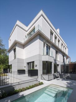 Picture of 5 bedroom apartment for sale.