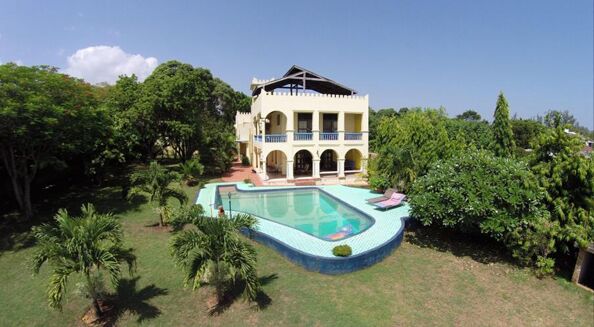 Picture of 3 bedroom house for sale.