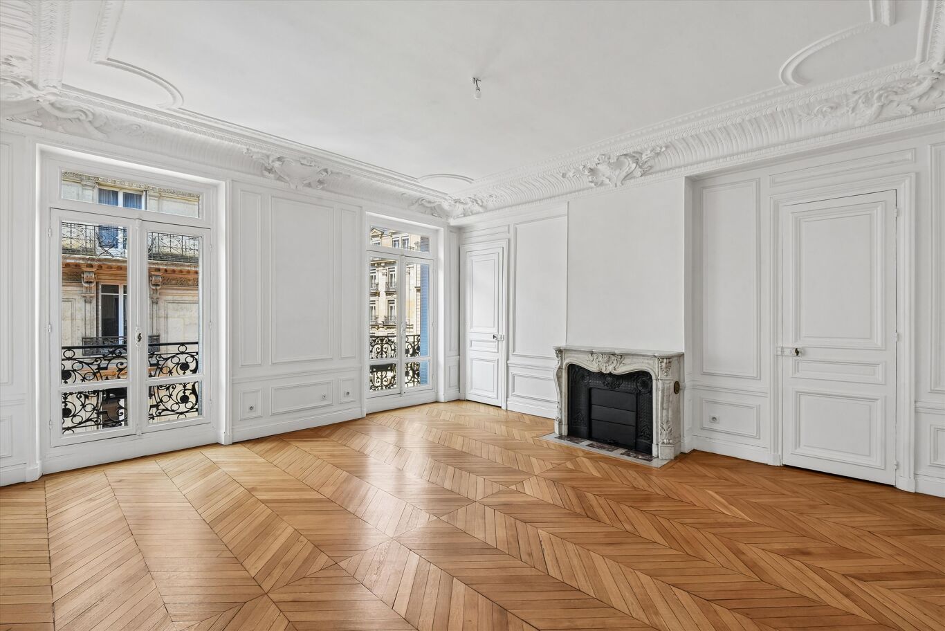 Image of Golden Triangle, Paris, 8ème