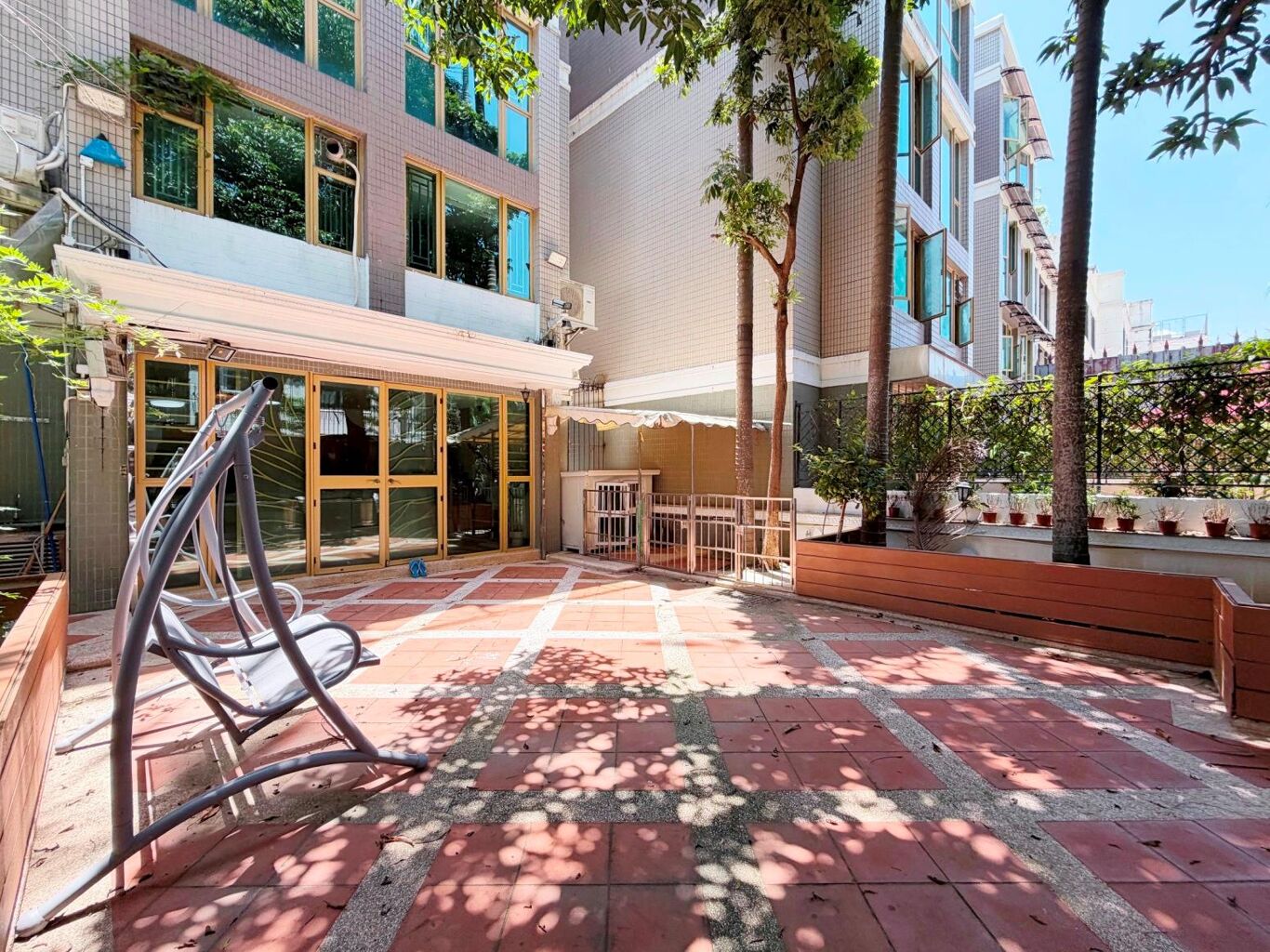 Image of La Salle Place, 51-53 La Salle Road, Kowloon Tong, Kowloon