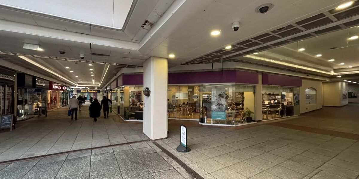 Unit 7 Swan Centre, Leatherhead, KT22 8AH