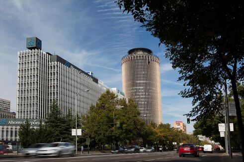 Picture of 841 sqm Office for rent.