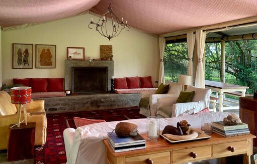 Picture of 3 bedroom estate for sale.