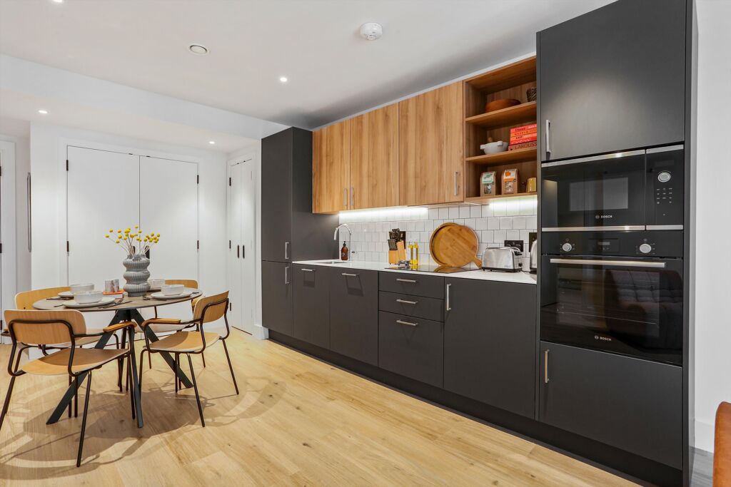 Image of Charter Street, Canary Wharf, London, E22