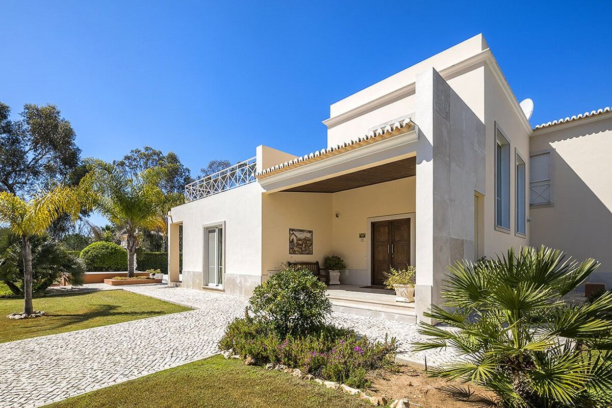 house for sale in Penina, Algarve IRD060018 Knight Frank