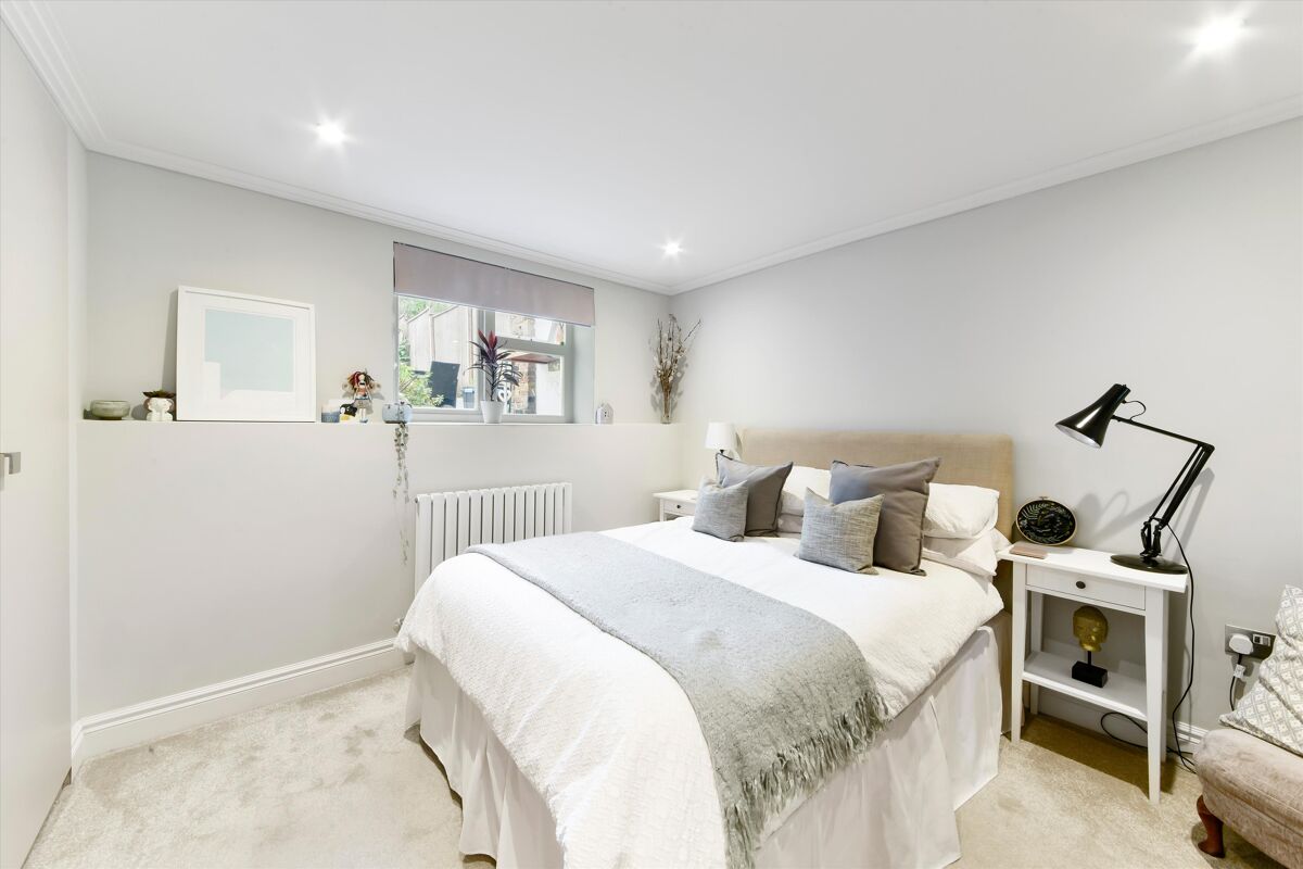 for sale in Barnsbury Road, London, N1 ISL012101356
