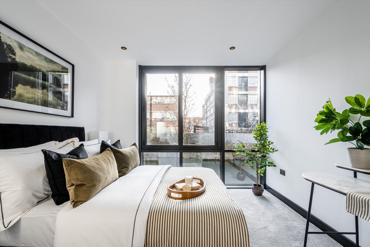 flat for sale in De Beauvoir Crescent, London, N1 ISL012111488