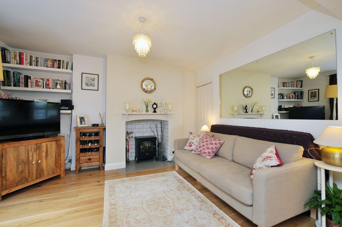 flat for sale in Newington Green Road, Highbury, London, N1