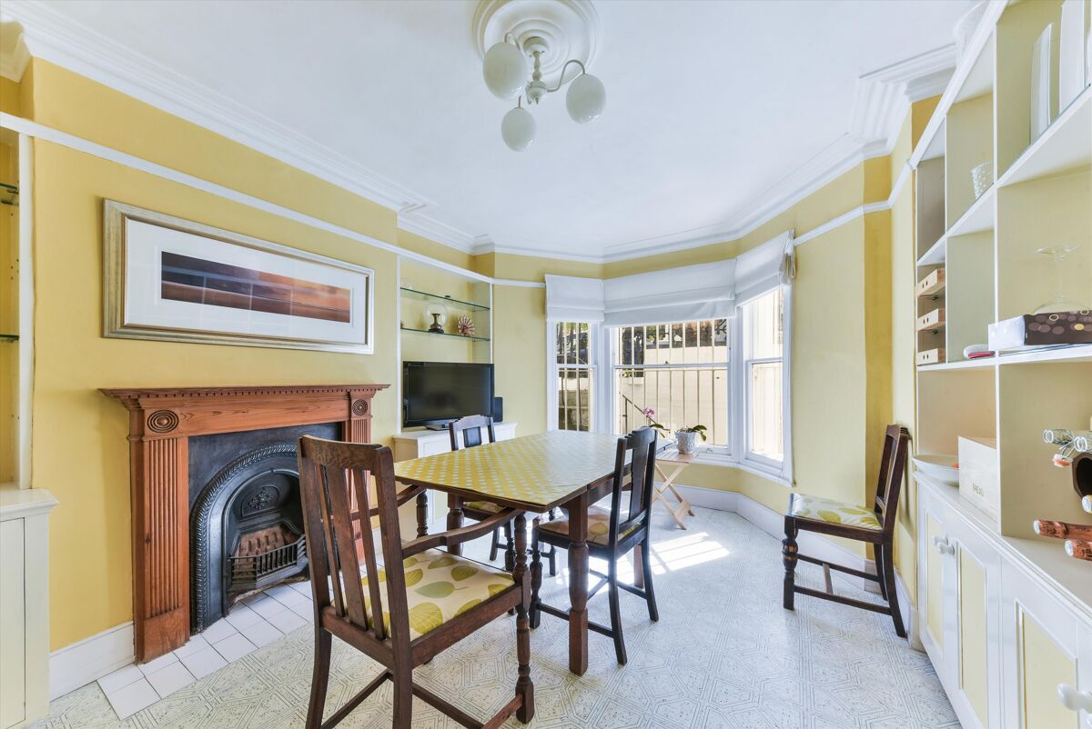 house for sale in Summerhouse Road, London, N16 ISL012146682 Knight