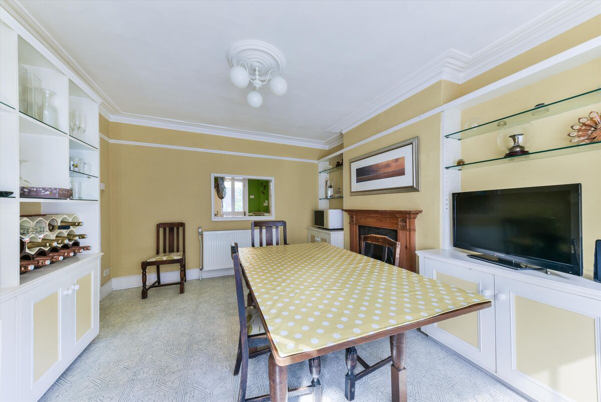 house for sale in Summerhouse Road, London, N16 ISL012146682 Knight