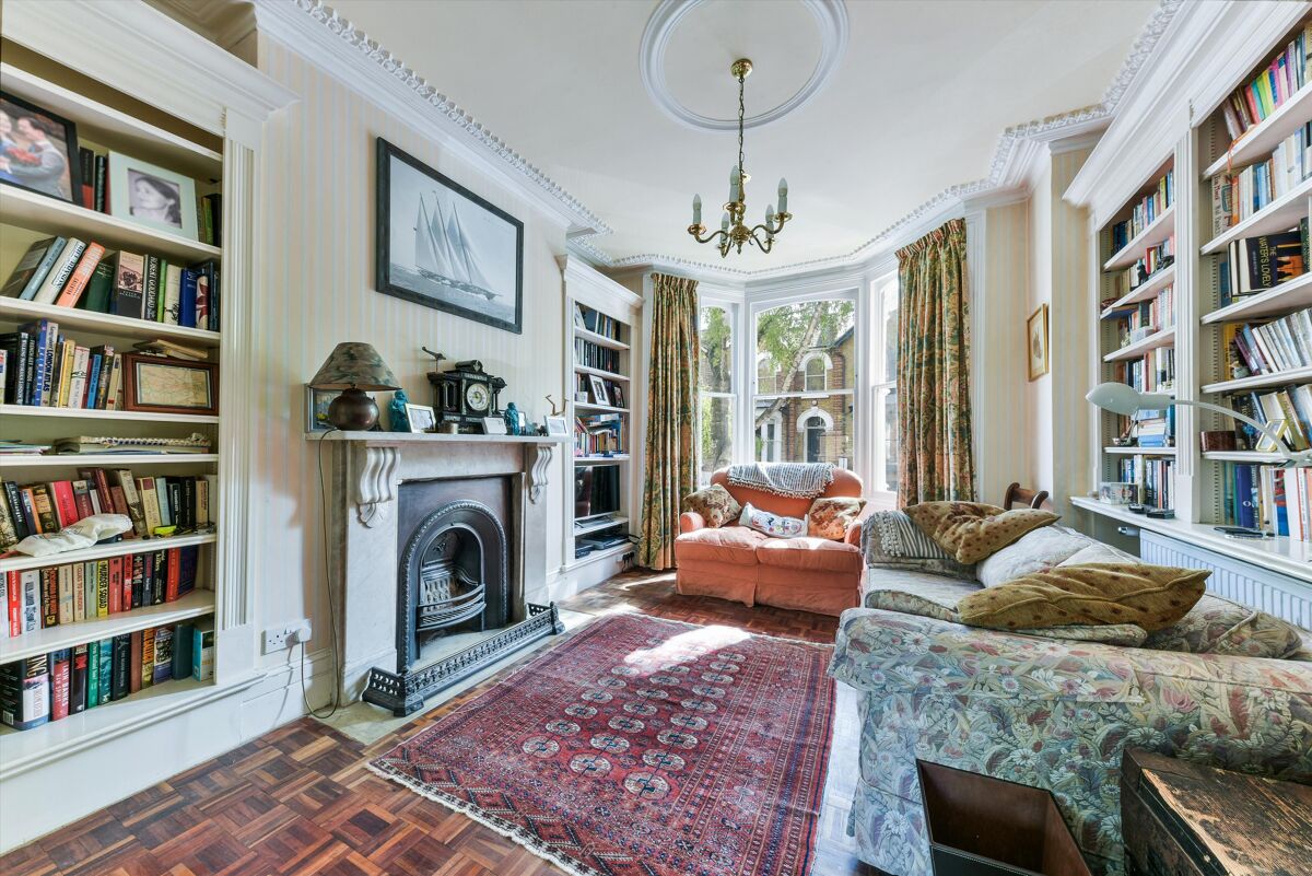 house for sale in Summerhouse Road, London, N16 ISL012146682 Knight