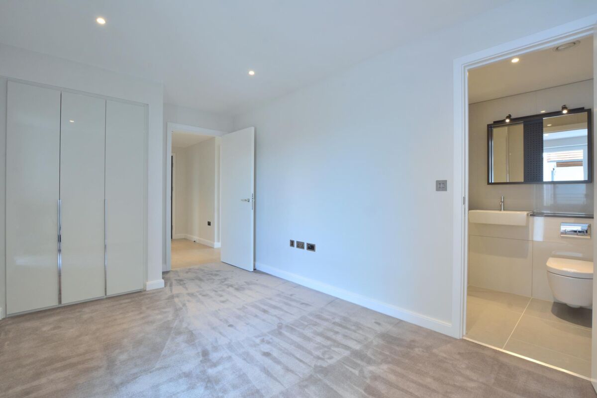 flat for sale in The Merchant Building, 38 Wharf Road, Islington