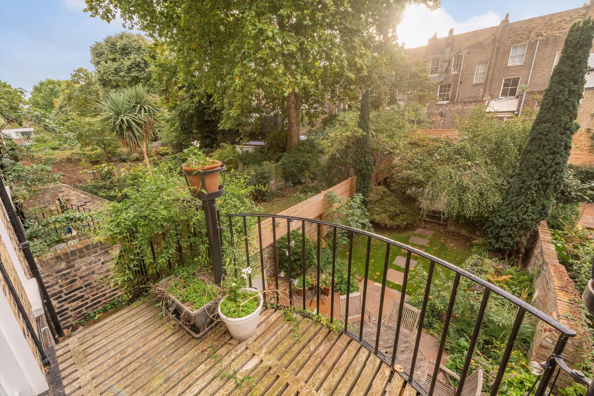 house for sale in Thornhill Square, London, N1 ISL012229288 Knight