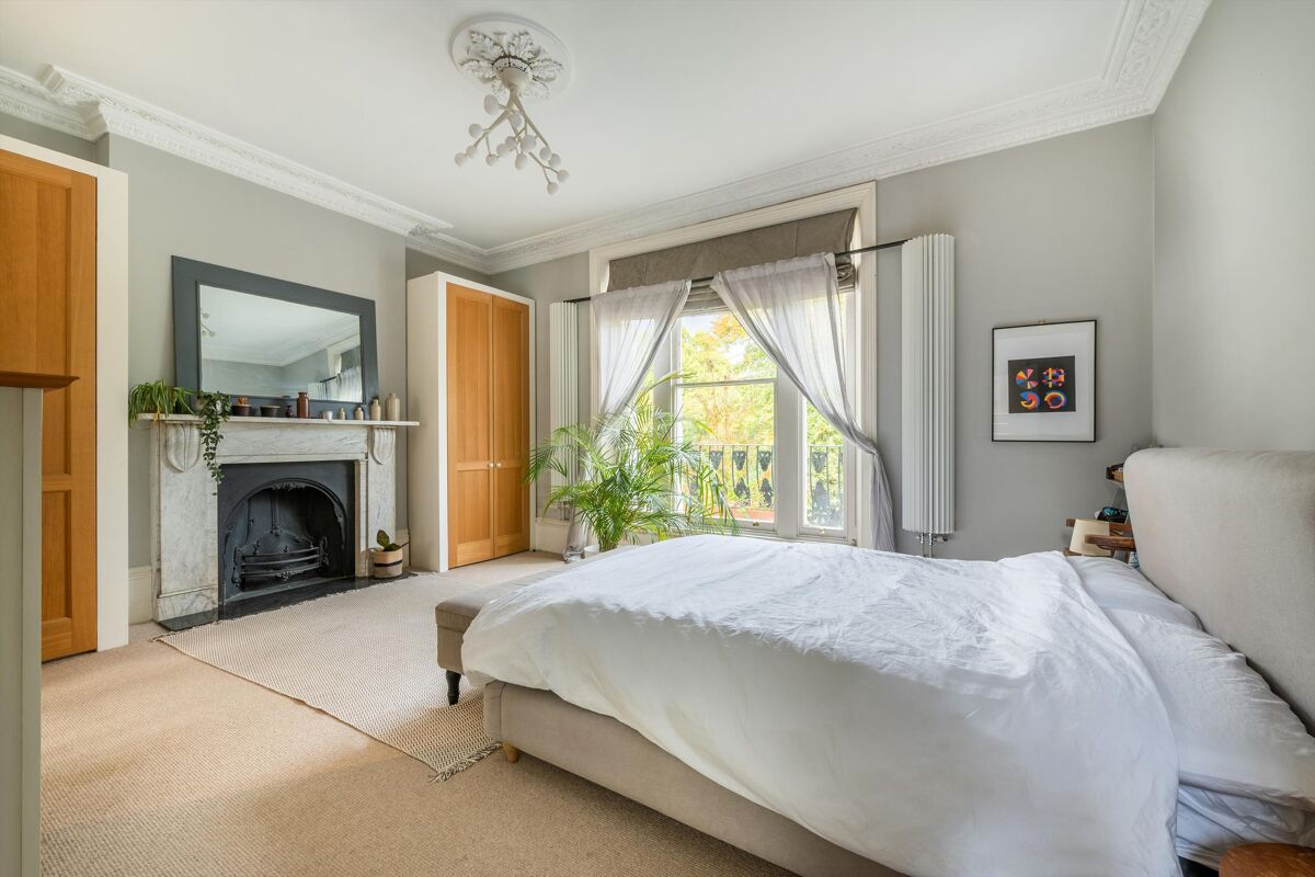 house for sale in Thornhill Square, London, N1 ISL012229288 Knight