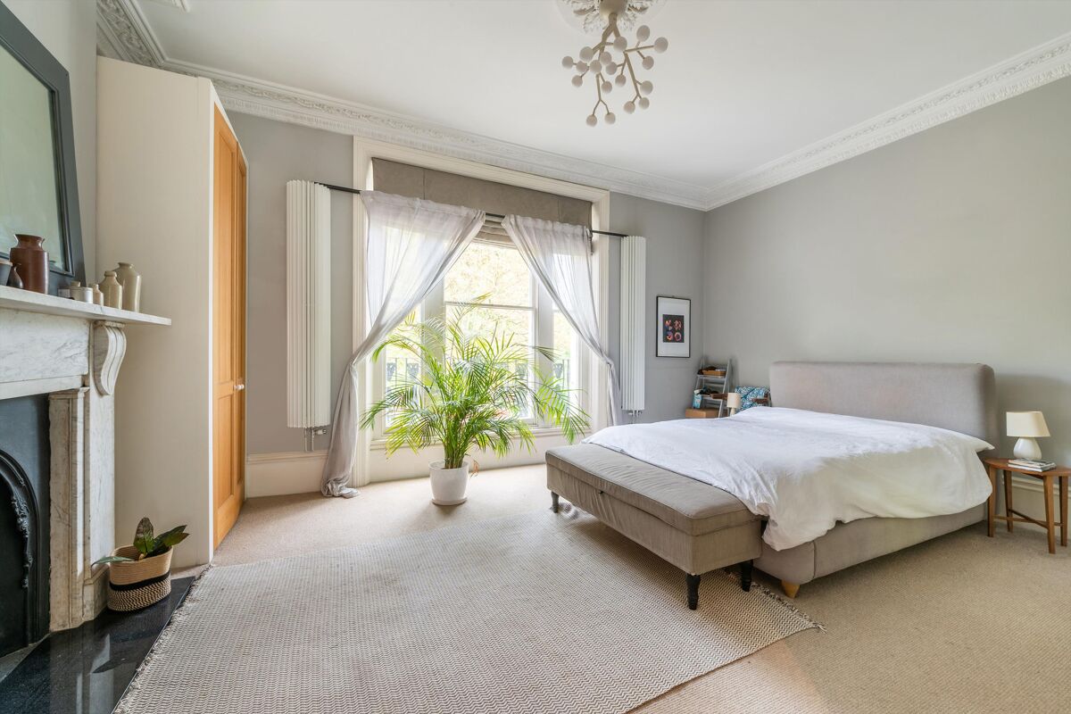 house for sale in Thornhill Square, London, N1 ISL012229288 Knight