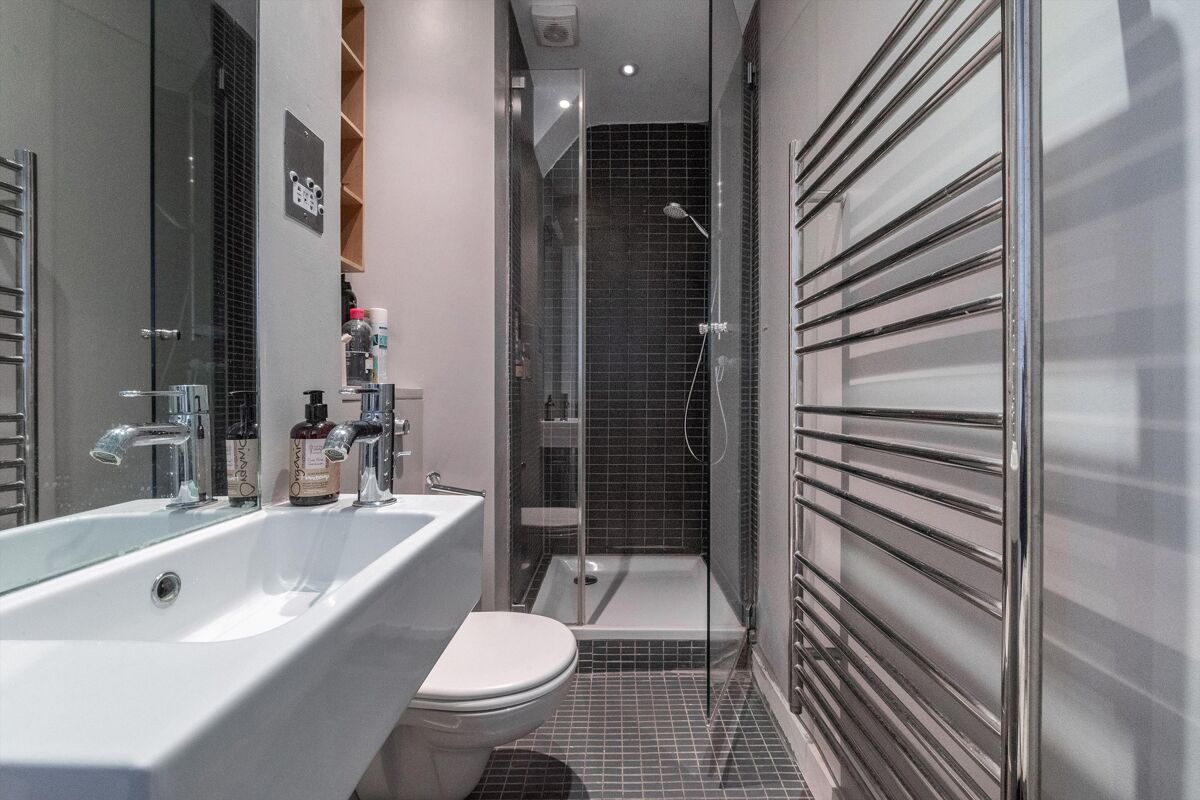 house for sale in Thornhill Square, London, N1 ISL012229288 Knight