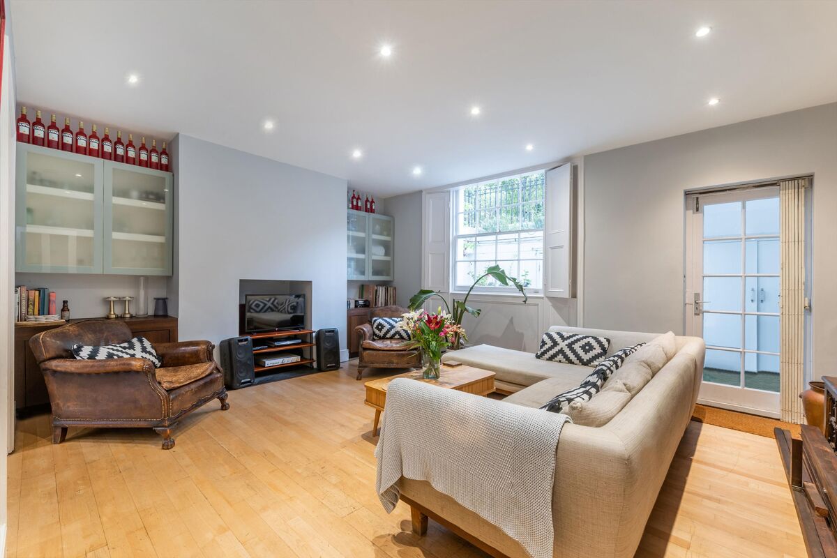 house for sale in Thornhill Square, London, N1 ISL012229288 Knight