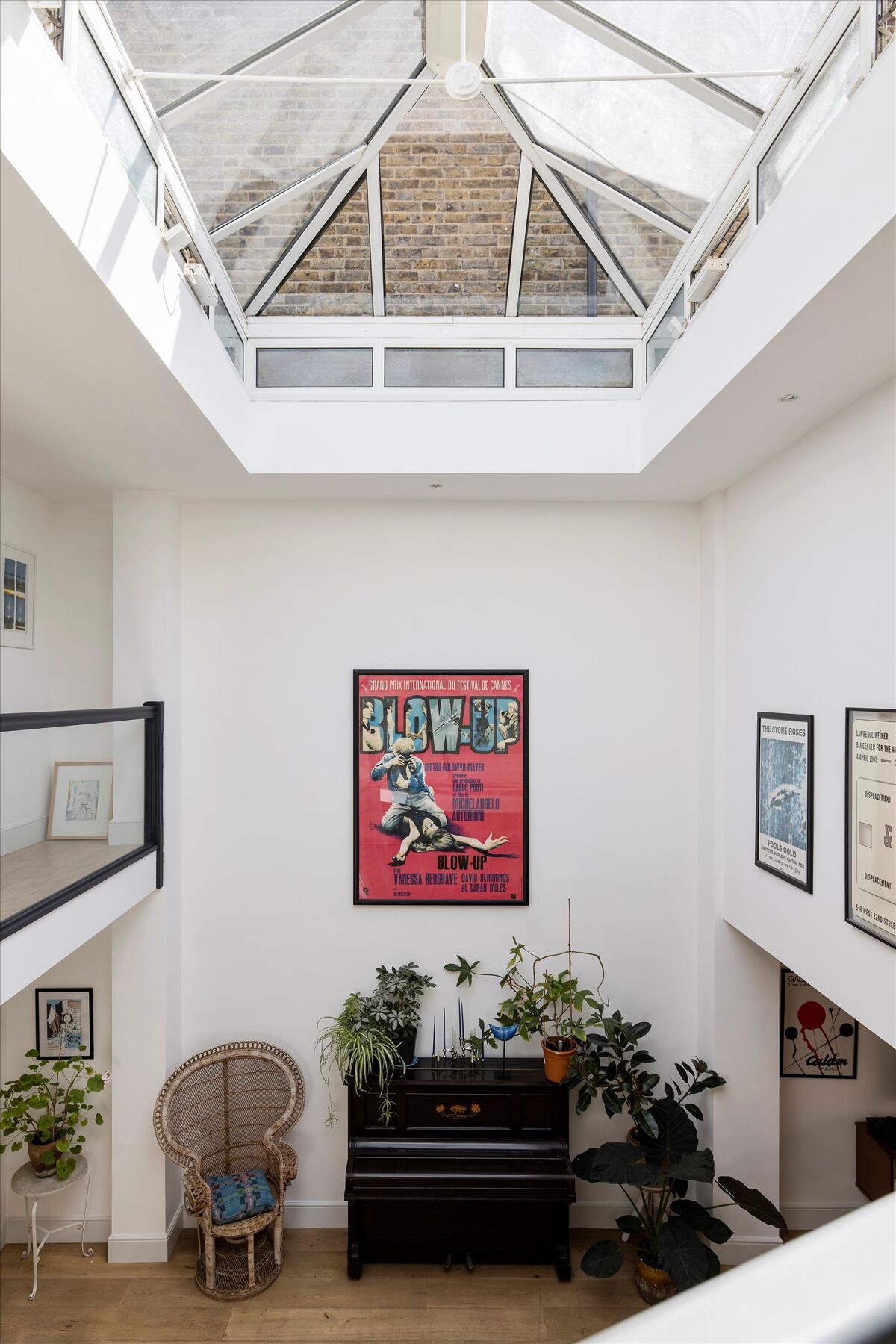 house for sale in Queen Margarets Grove, London, N1 ISL012232653