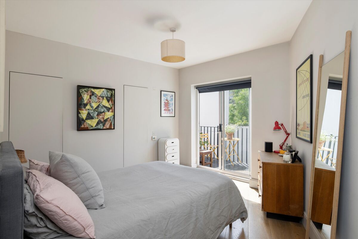 house for sale in Queen Margarets Grove, London, N1 ISL012232653