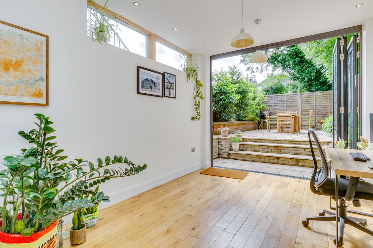 flat for sale in Loraine Road, London, N7 ISL012269313 Knight Frank