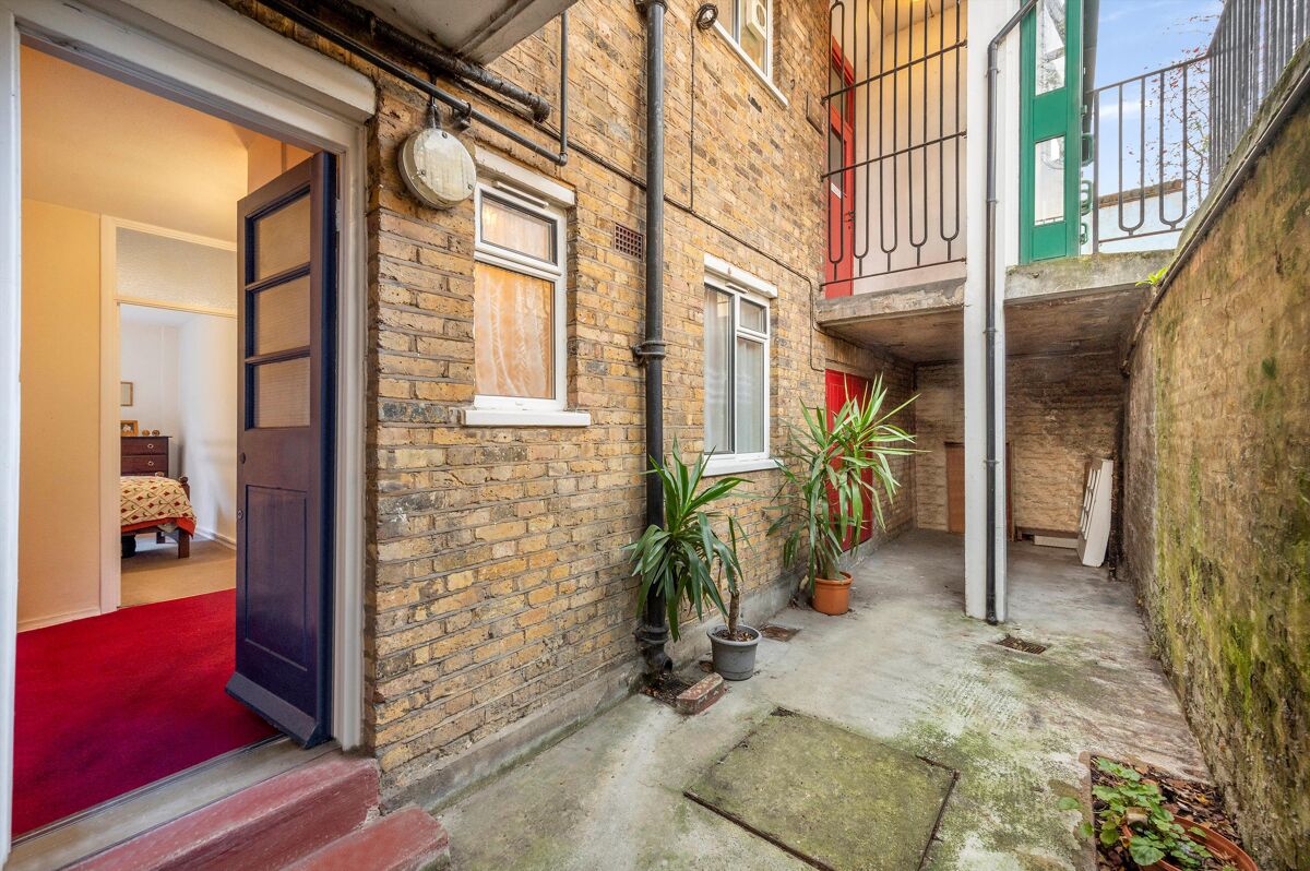 for sale in Gerrard Road, London, N1 ISL012280191 Knight