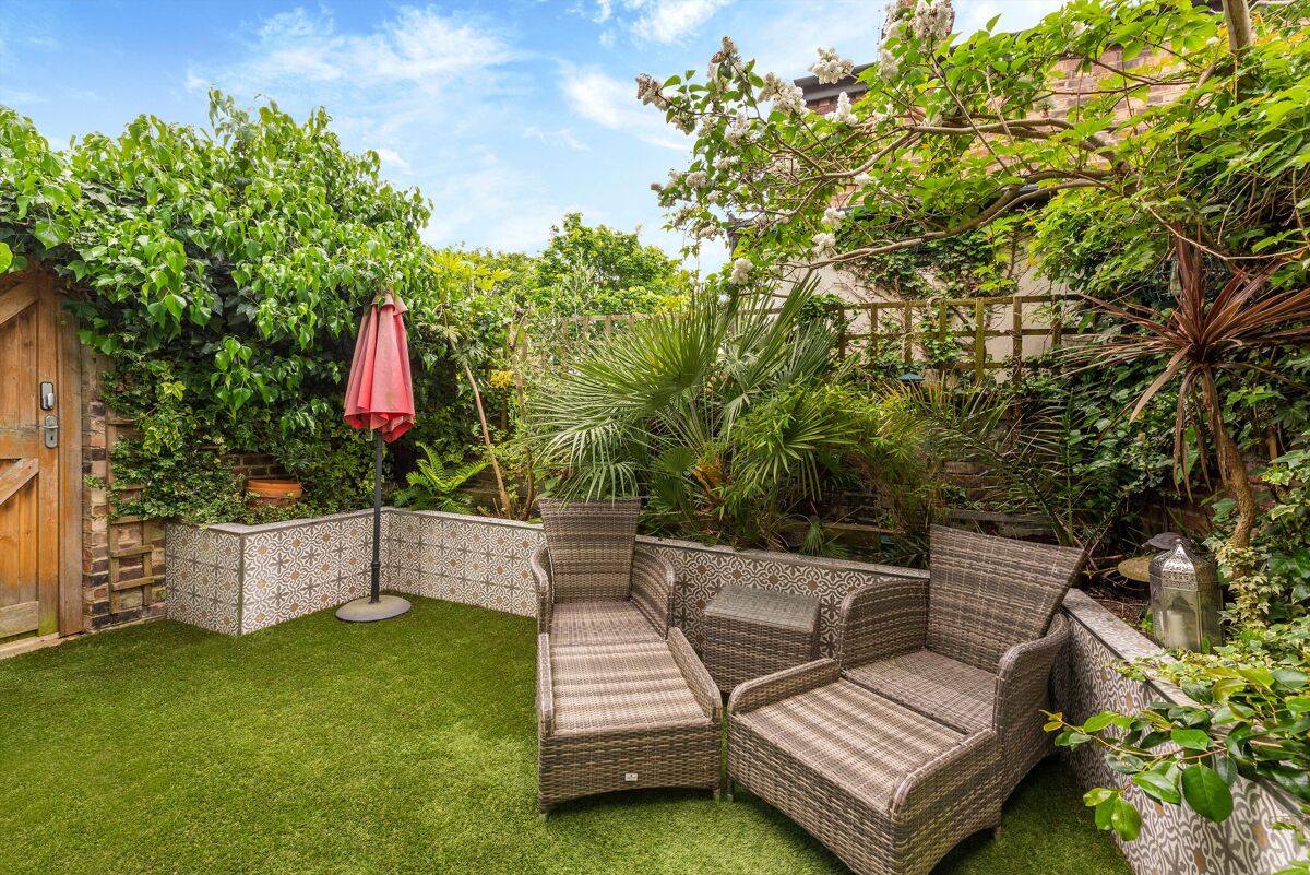 house for sale in Highbury Terrace, London, N5 ISL012371673 Knight