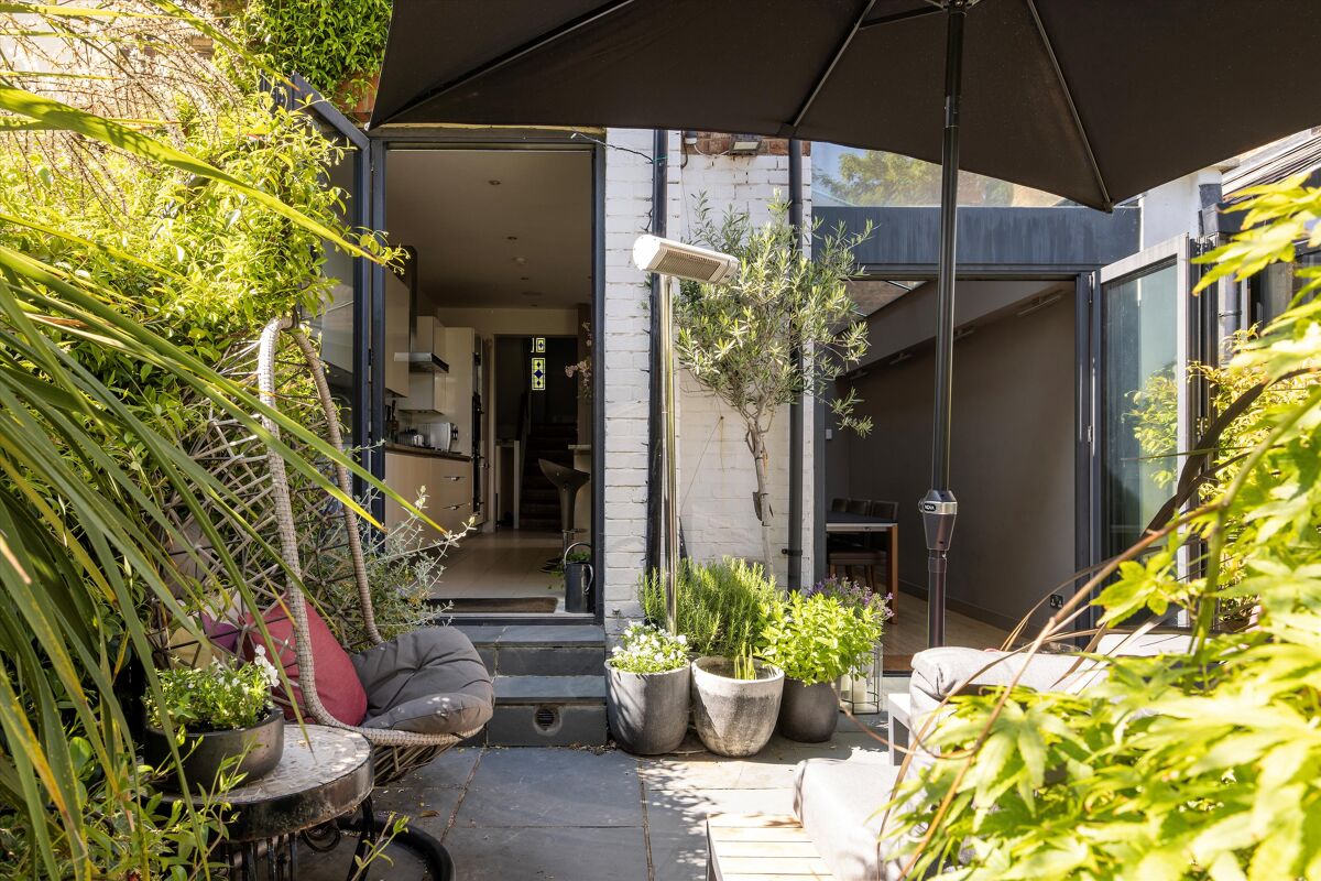 house for sale in Dresden Road, London, N19 ISL012375639 Knight Frank