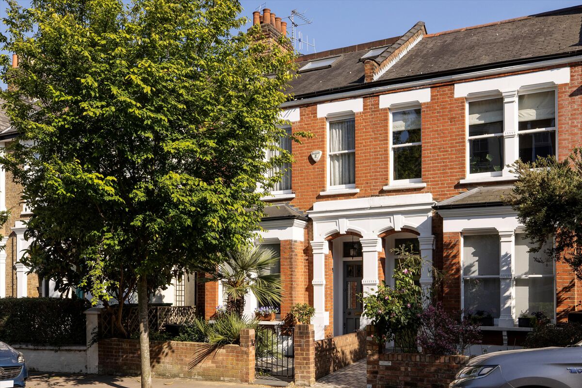 house for sale in Dresden Road, London, N19 ISL012375639 Knight Frank