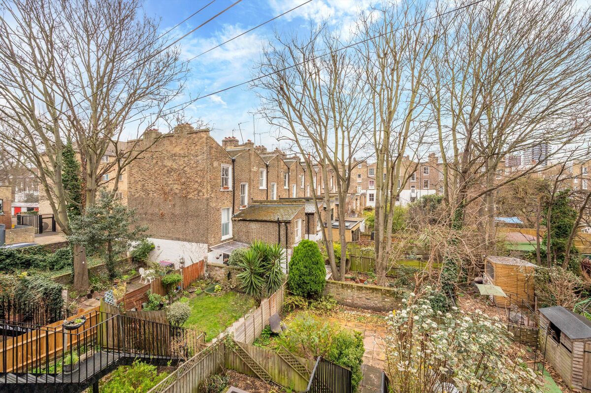 flat for sale in Elizabeth Avenue, East Canonbury, London, N1