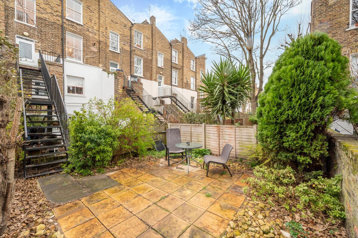 flat for sale in Elizabeth Avenue, East Canonbury, London, N1