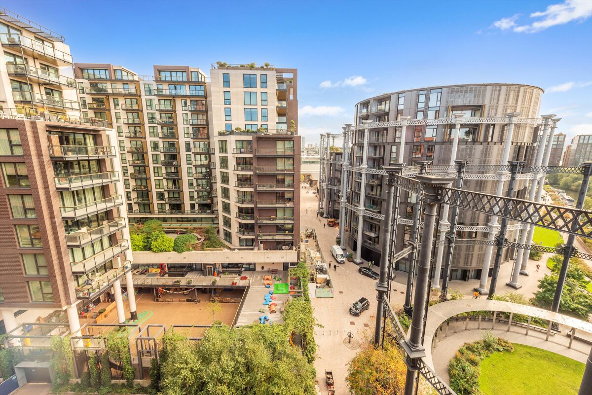 flat for sale in Tapestry Apartments, 1 Canal Reach, London, N1C ...