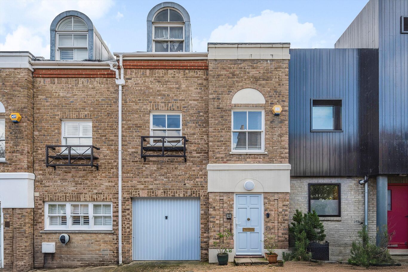 Image of Highbury Terrace Mews, Islington, N5