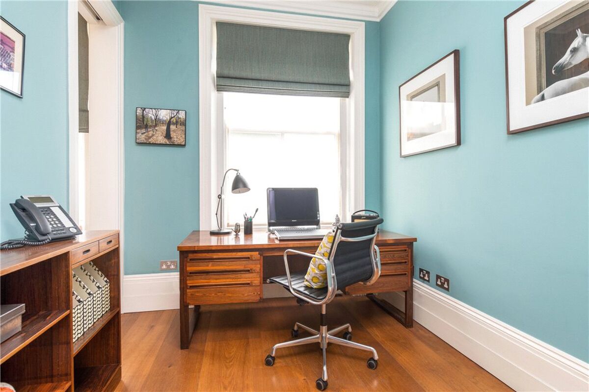 house for sale in Highbury Hill, London, N5 ISL150105 Knight Frank