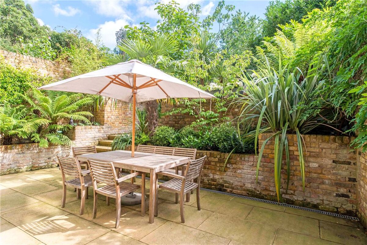 house for sale in Highbury Hill, London, N5 ISL150105 Knight Frank