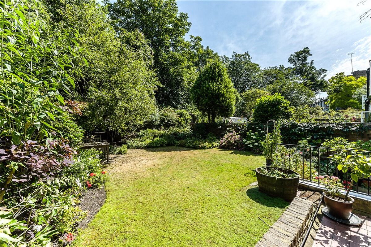 house for sale in Richmond Crescent, Barnsbury, London, N1 ISL150115