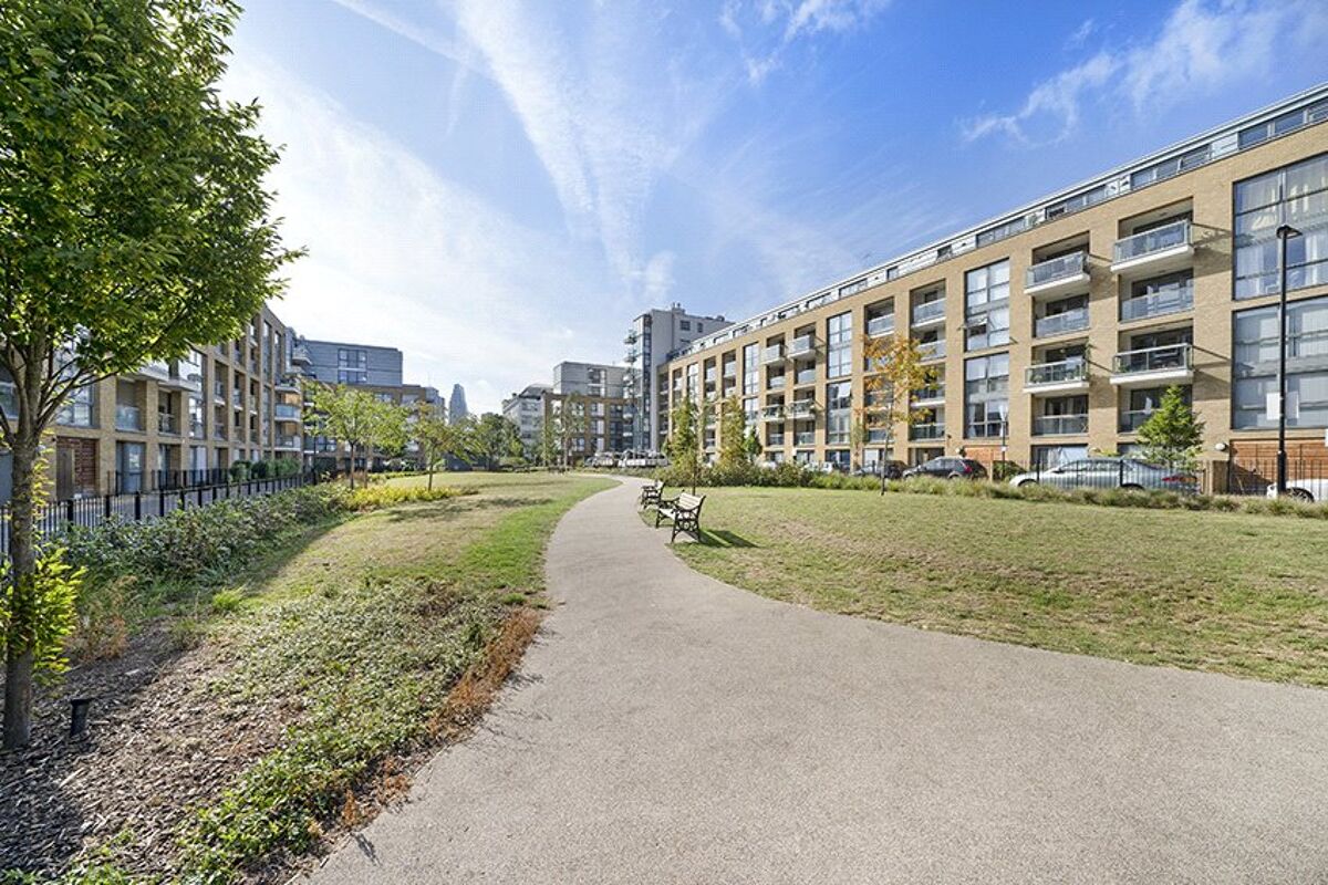 flat for sale in Canalside Square, London, N1 - ISL190139 | Knight Frank