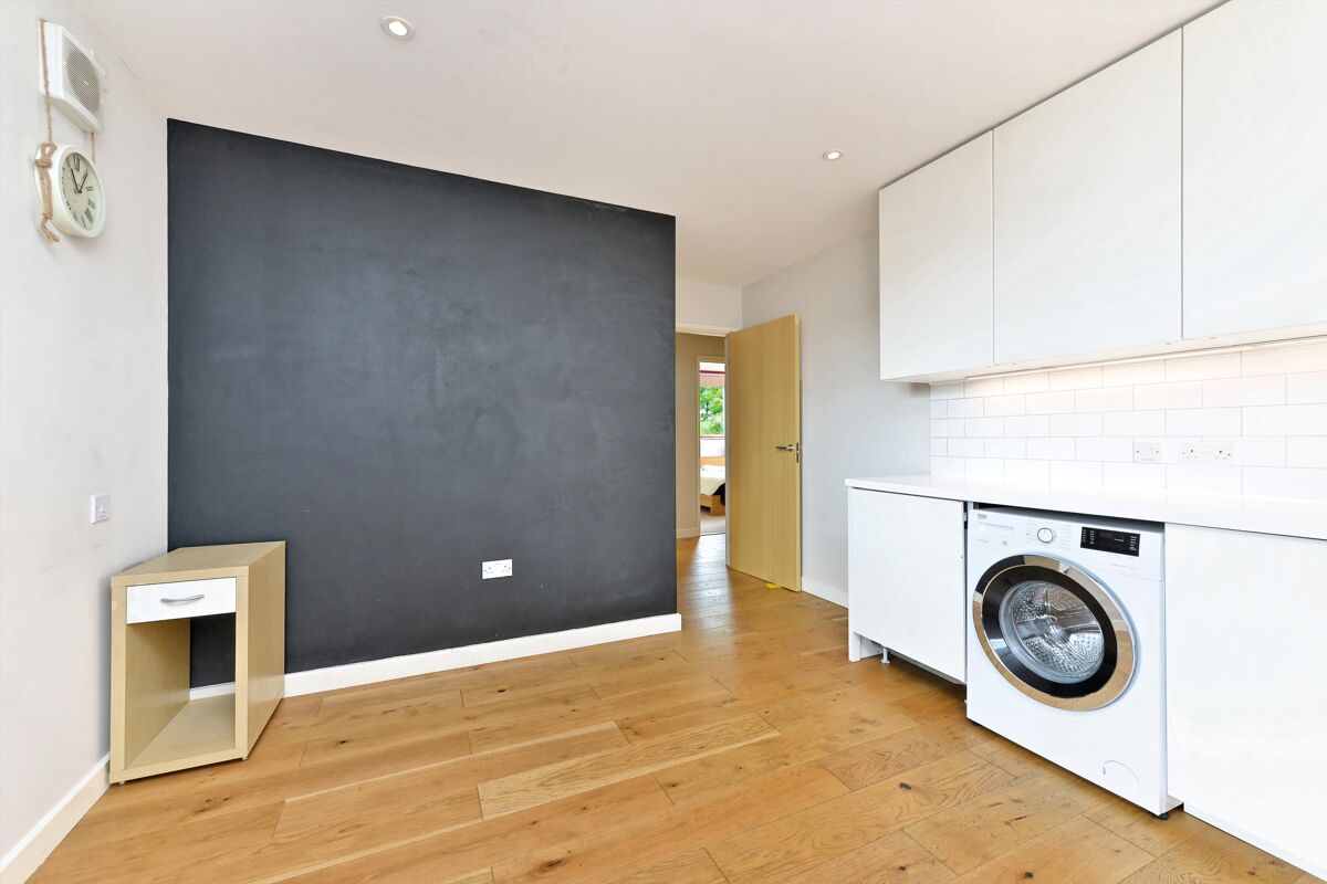 flat to rent in Winton Court, 65 Calshot Street, Islington, London, N1 ISQ012005452 Knight Frank