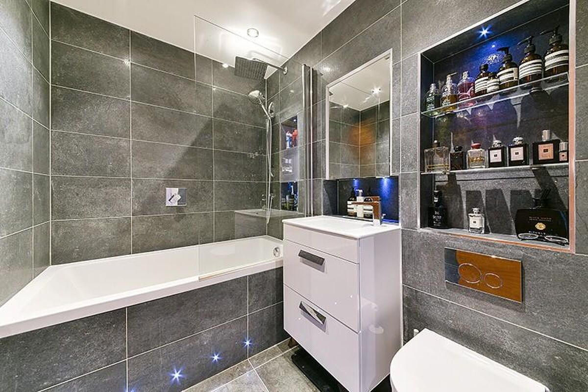 flat to rent in Gainsborough Studios North, Poole Street, London, N1