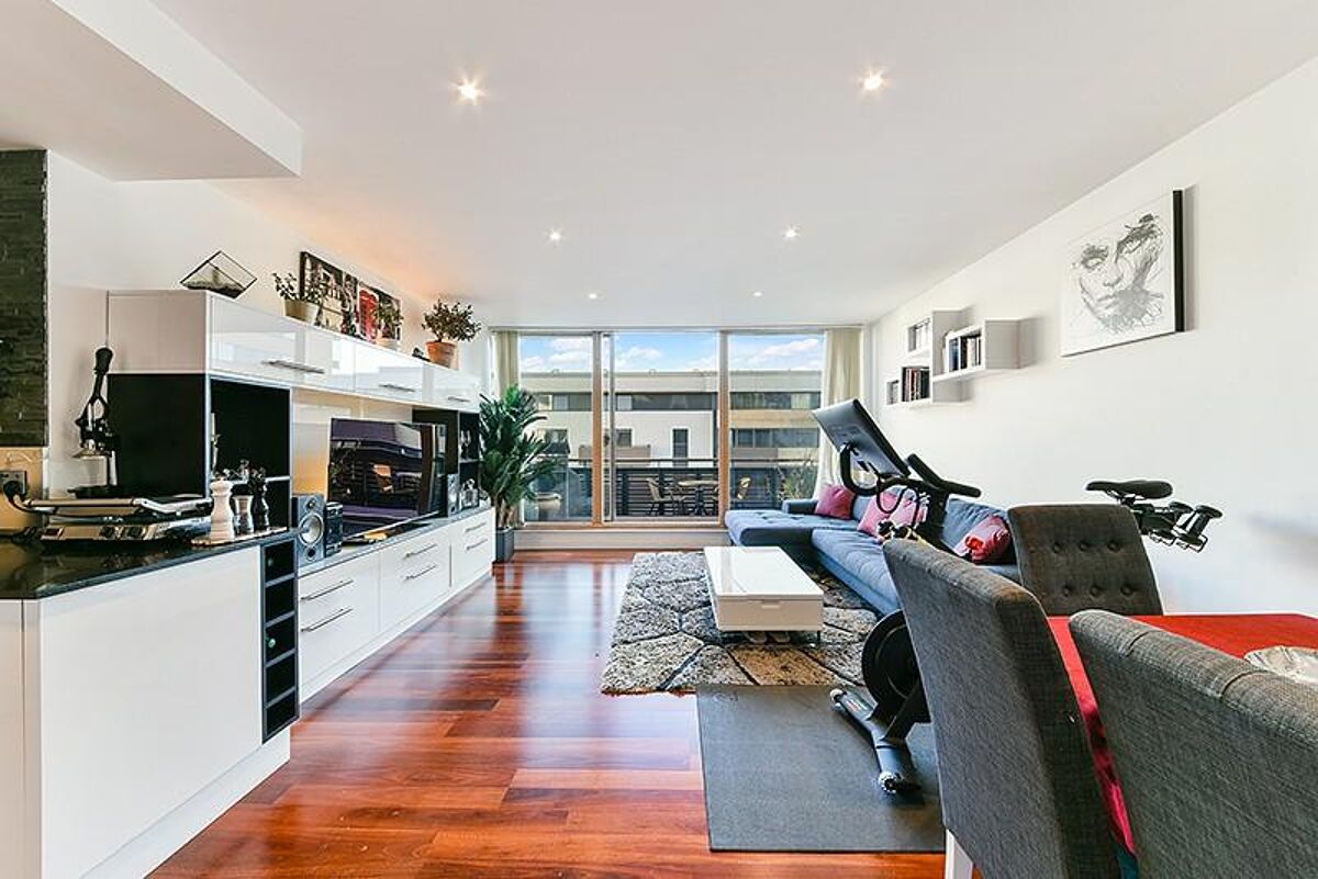 flat to rent in Gainsborough Studios North, Poole Street, London, N1