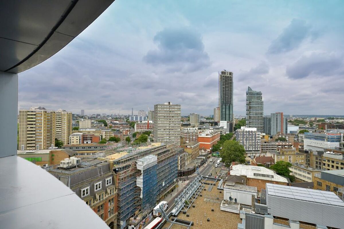 flat to rent in Eagle Point, City Road, EC1V ISQ012033806 Knight Frank