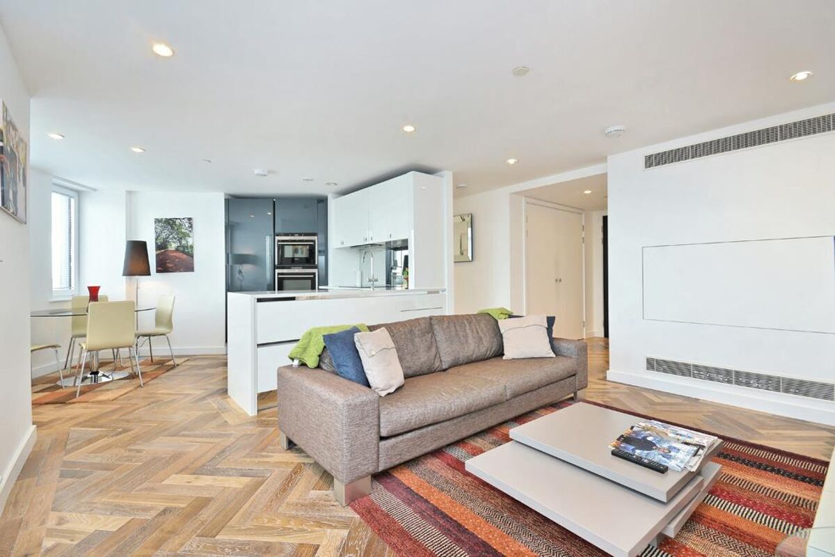 flat to rent in Eagle Point, City Road, EC1V ISQ012033806 Knight Frank